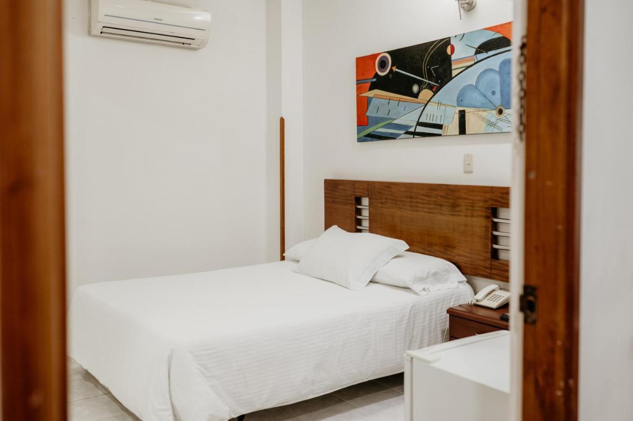 Hotel Barrancabermeja Plaza Exterior photo